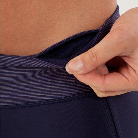 Lululemon Run: Excel Crop, NWT, SZ 2 - Picture 4 of 6